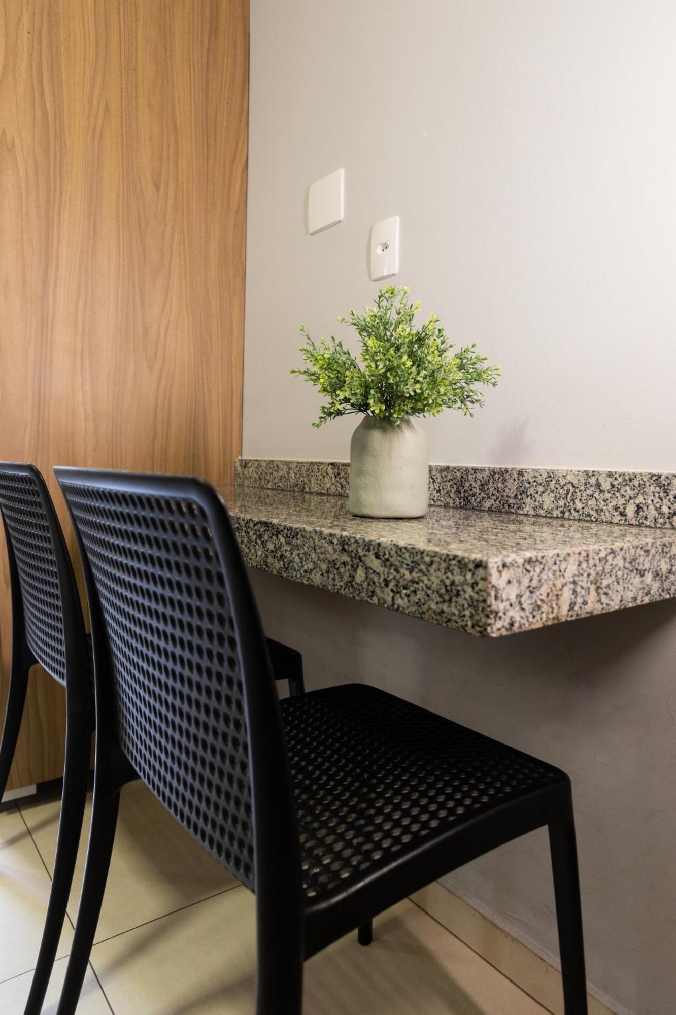 Apartment Em Sao Joao Del Rei, Ao Lado Da Estacao Ferroviaria, Estacionamento E Ar Condicionado *